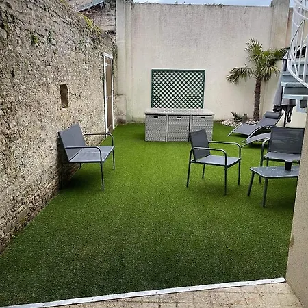 Apartmán Anselme, F2 Duplex Avec Cour Commune Et Proche De La ,2 Ver-sur-Mer