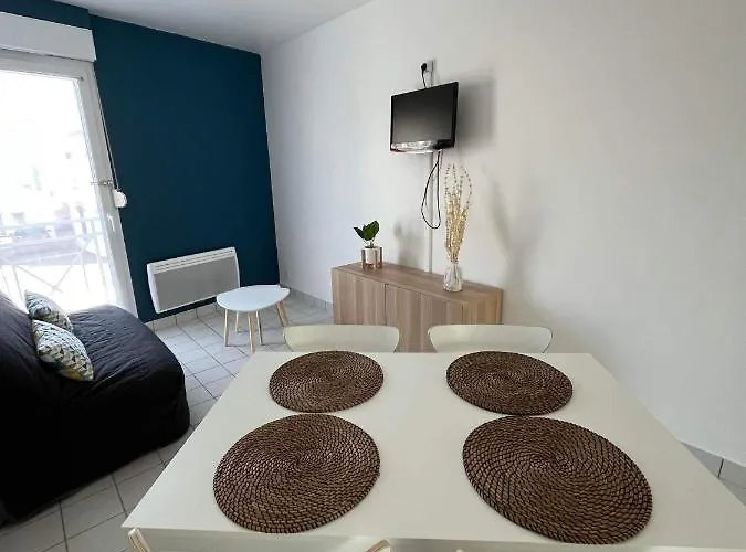 דירה Anselme, F2 Duplex Avec Cour Commune Et Proche De La ,2