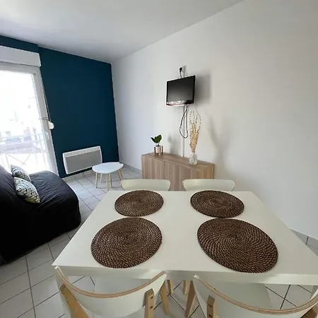 Apartamento Anselme, F2 Duplex Avec Cour Commune Et Proche De La ,2
